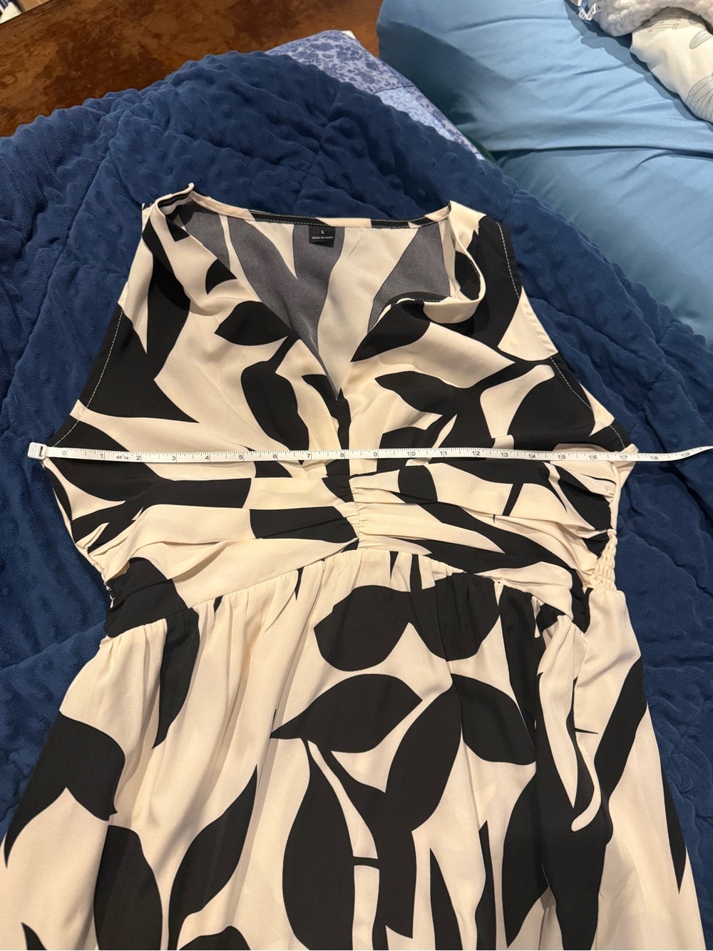 Black and Cream Leaf-Print Maxi Dress - Picture 5 of 7
